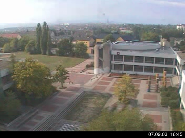 Foto der Webcam: Verwaltungsgeb&auml;ude, Innenhof mit Audimax, H&ouml;rsaal-Geb&auml;ude 1