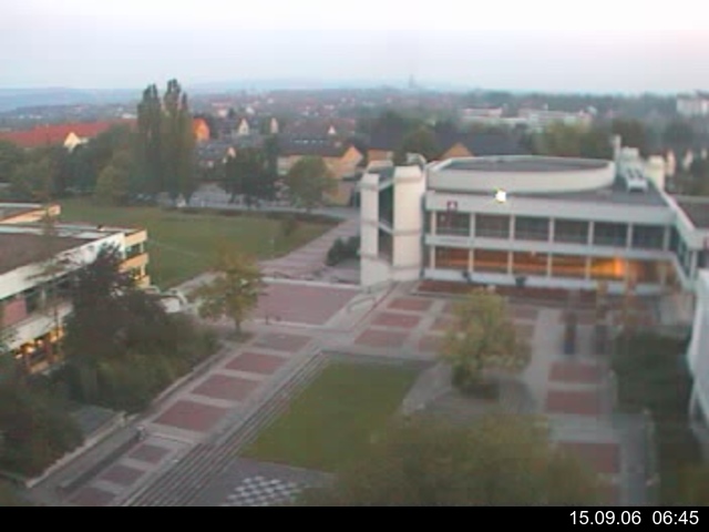 Foto der Webcam: Verwaltungsgeb&auml;ude, Innenhof mit Audimax, H&ouml;rsaal-Geb&auml;ude 1