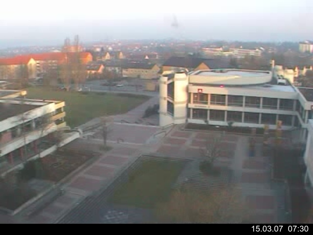 Foto der Webcam: Verwaltungsgeb&auml;ude, Innenhof mit Audimax, H&ouml;rsaal-Geb&auml;ude 1