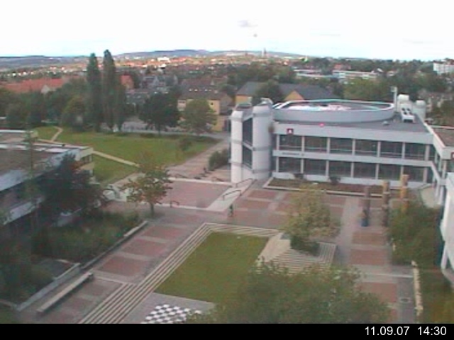 Foto der Webcam: Verwaltungsgeb&auml;ude, Innenhof mit Audimax, H&ouml;rsaal-Geb&auml;ude 1