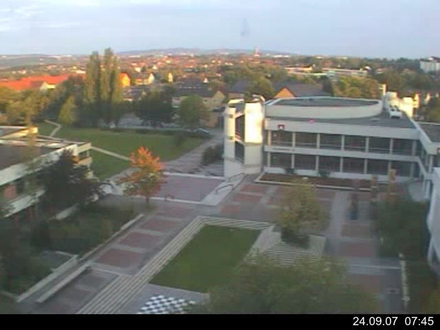 Foto der Webcam: Verwaltungsgeb&auml;ude, Innenhof mit Audimax, H&ouml;rsaal-Geb&auml;ude 1