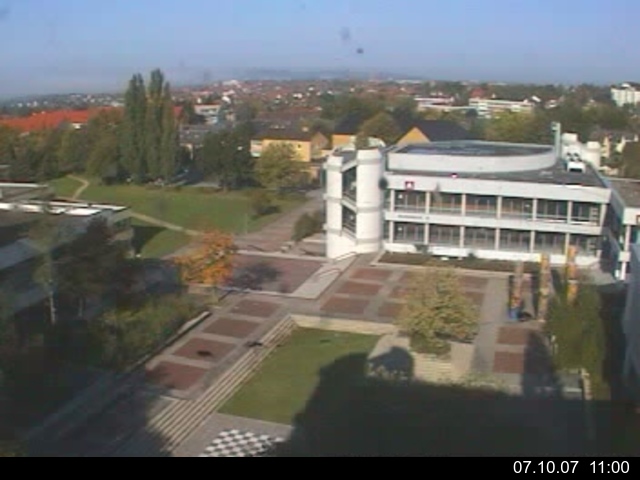 Foto der Webcam: Verwaltungsgeb&auml;ude, Innenhof mit Audimax, H&ouml;rsaal-Geb&auml;ude 1