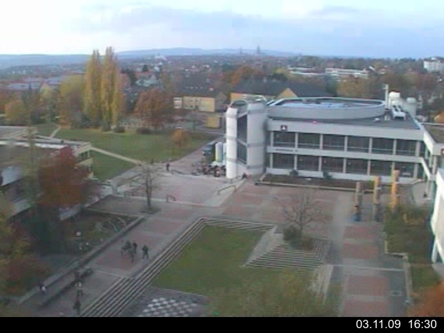 Foto der Webcam: Verwaltungsgeb&auml;ude, Innenhof mit Audimax, H&ouml;rsaal-Geb&auml;ude 1