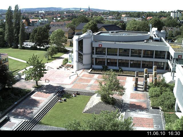 Foto der Webcam: Verwaltungsgeb&auml;ude, Innenhof mit Audimax, H&ouml;rsaal-Geb&auml;ude 1