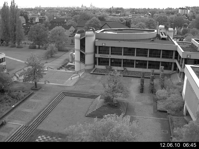 Foto der Webcam: Verwaltungsgeb&auml;ude, Innenhof mit Audimax, H&ouml;rsaal-Geb&auml;ude 1