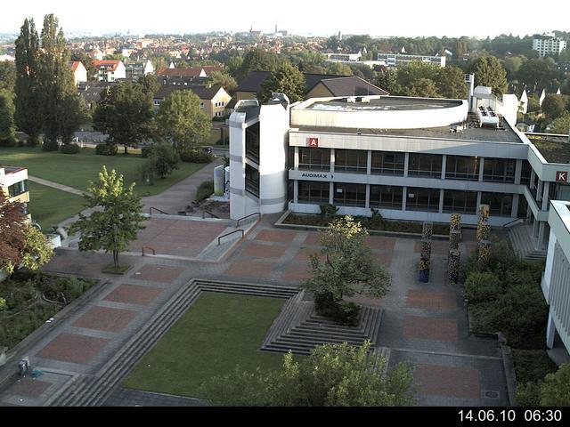 Foto der Webcam: Verwaltungsgeb&auml;ude, Innenhof mit Audimax, H&ouml;rsaal-Geb&auml;ude 1