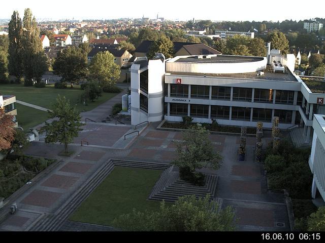 Foto der Webcam: Verwaltungsgeb&auml;ude, Innenhof mit Audimax, H&ouml;rsaal-Geb&auml;ude 1