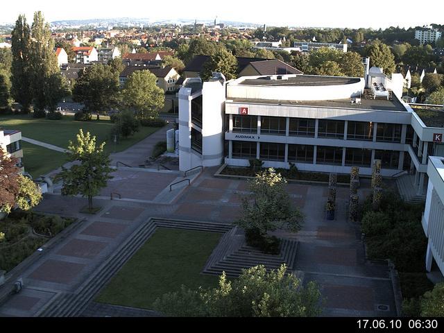 Foto der Webcam: Verwaltungsgeb&auml;ude, Innenhof mit Audimax, H&ouml;rsaal-Geb&auml;ude 1