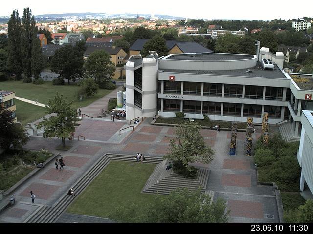 Foto der Webcam: Verwaltungsgeb&auml;ude, Innenhof mit Audimax, H&ouml;rsaal-Geb&auml;ude 1