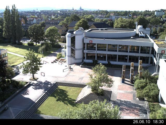 Foto der Webcam: Verwaltungsgeb&auml;ude, Innenhof mit Audimax, H&ouml;rsaal-Geb&auml;ude 1
