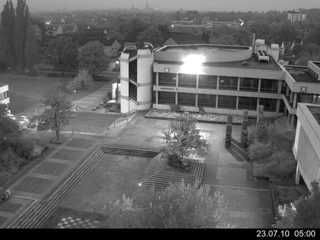 Foto der Webcam: Verwaltungsgeb&auml;ude, Innenhof mit Audimax, H&ouml;rsaal-Geb&auml;ude 1