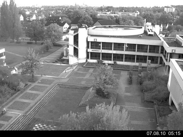 Foto der Webcam: Verwaltungsgeb&auml;ude, Innenhof mit Audimax, H&ouml;rsaal-Geb&auml;ude 1