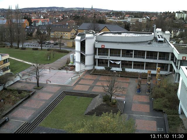 Foto der Webcam: Verwaltungsgeb&auml;ude, Innenhof mit Audimax, H&ouml;rsaal-Geb&auml;ude 1
