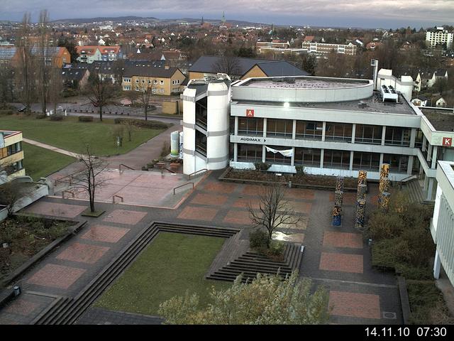 Foto der Webcam: Verwaltungsgeb&auml;ude, Innenhof mit Audimax, H&ouml;rsaal-Geb&auml;ude 1