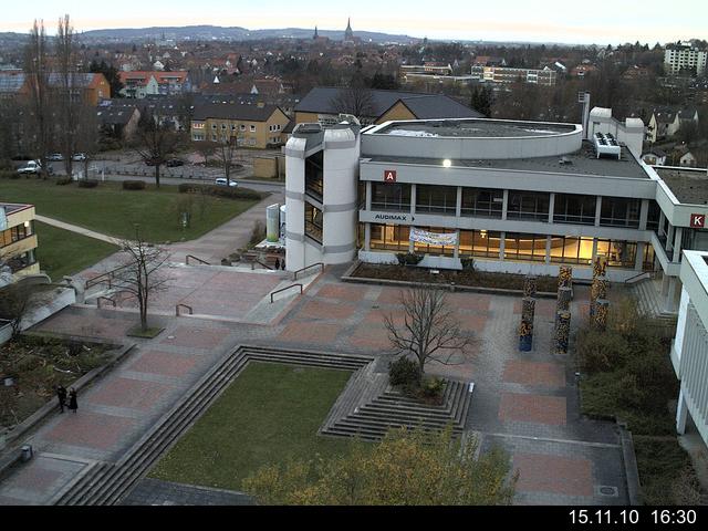 Foto der Webcam: Verwaltungsgeb&auml;ude, Innenhof mit Audimax, H&ouml;rsaal-Geb&auml;ude 1
