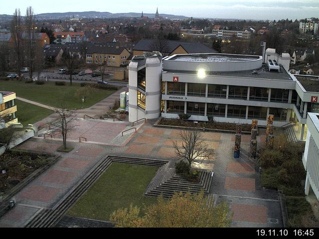 Foto der Webcam: Verwaltungsgeb&auml;ude, Innenhof mit Audimax, H&ouml;rsaal-Geb&auml;ude 1
