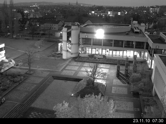 Foto der Webcam: Verwaltungsgeb&auml;ude, Innenhof mit Audimax, H&ouml;rsaal-Geb&auml;ude 1