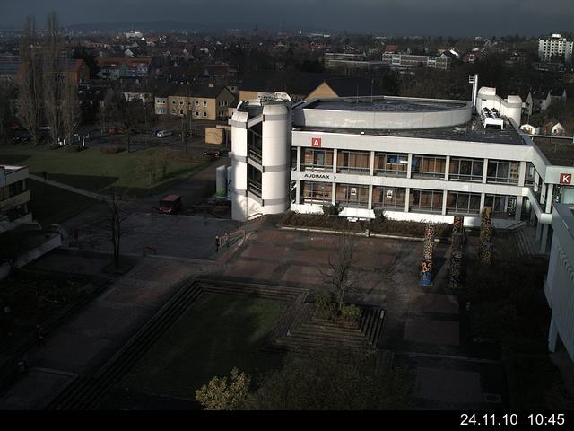 Foto der Webcam: Verwaltungsgeb&auml;ude, Innenhof mit Audimax, H&ouml;rsaal-Geb&auml;ude 1