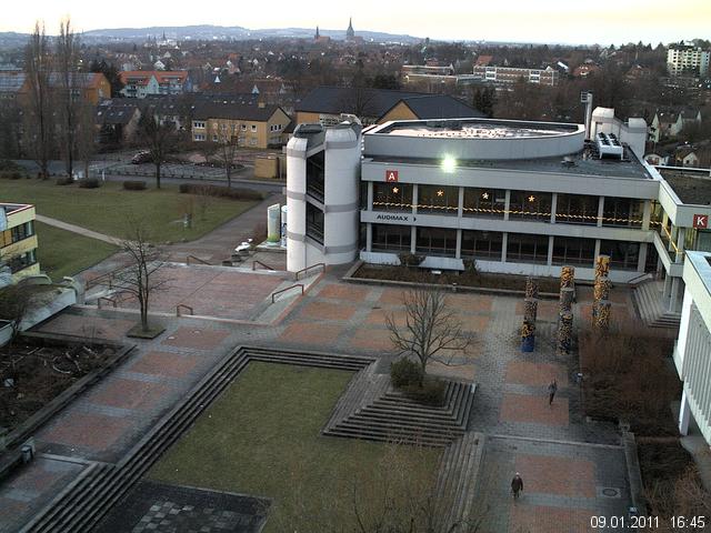 Foto der Webcam: Verwaltungsgeb&auml;ude, Innenhof mit Audimax, H&ouml;rsaal-Geb&auml;ude 1