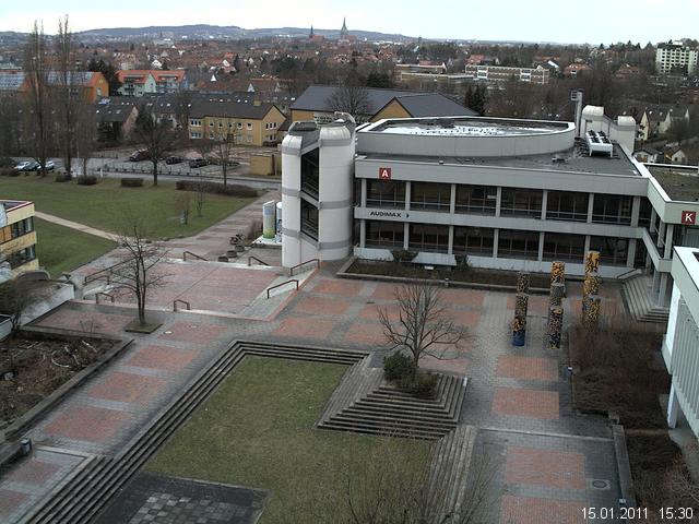 Foto der Webcam: Verwaltungsgeb&auml;ude, Innenhof mit Audimax, H&ouml;rsaal-Geb&auml;ude 1