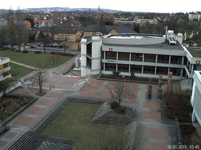 Foto der Webcam: Verwaltungsgeb&auml;ude, Innenhof mit Audimax, H&ouml;rsaal-Geb&auml;ude 1