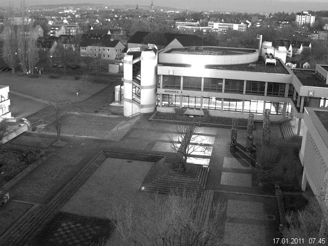 Foto der Webcam: Verwaltungsgeb&auml;ude, Innenhof mit Audimax, H&ouml;rsaal-Geb&auml;ude 1