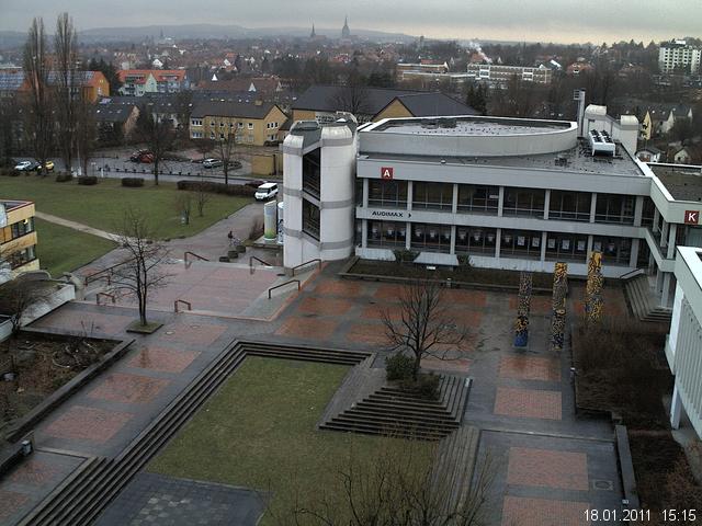 Foto der Webcam: Verwaltungsgeb&auml;ude, Innenhof mit Audimax, H&ouml;rsaal-Geb&auml;ude 1
