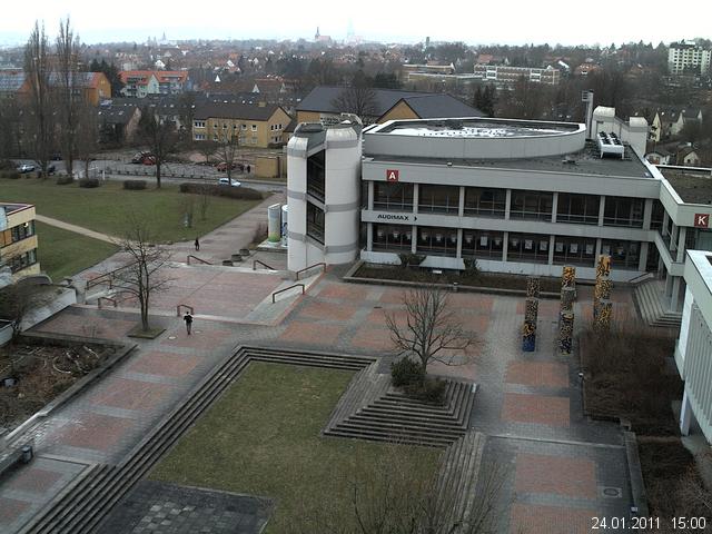 Foto der Webcam: Verwaltungsgeb&auml;ude, Innenhof mit Audimax, H&ouml;rsaal-Geb&auml;ude 1