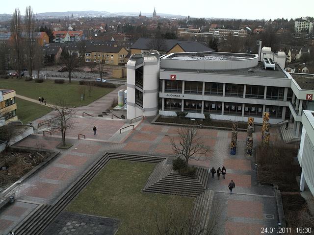 Foto der Webcam: Verwaltungsgeb&auml;ude, Innenhof mit Audimax, H&ouml;rsaal-Geb&auml;ude 1
