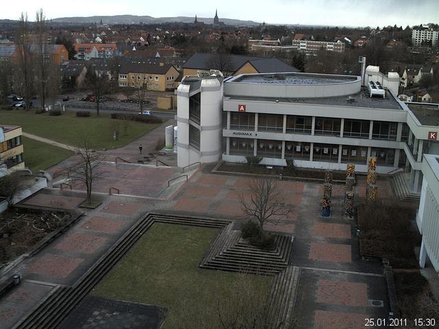 Foto der Webcam: Verwaltungsgeb&auml;ude, Innenhof mit Audimax, H&ouml;rsaal-Geb&auml;ude 1