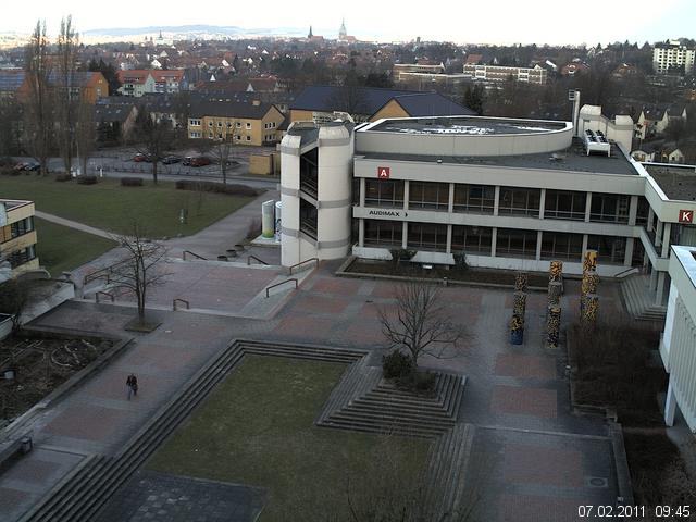 Foto der Webcam: Verwaltungsgeb&auml;ude, Innenhof mit Audimax, H&ouml;rsaal-Geb&auml;ude 1