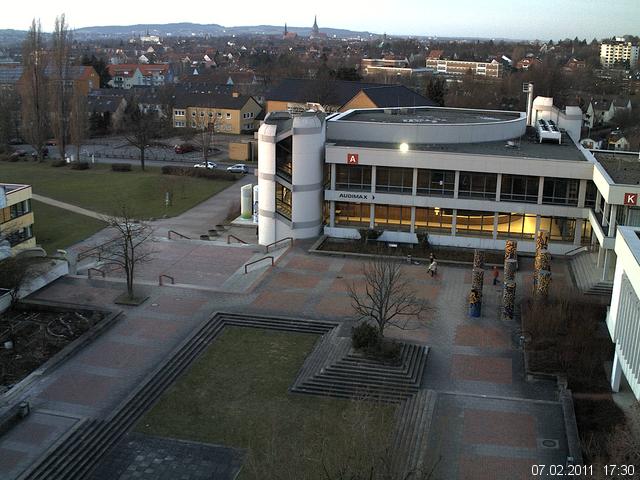 Foto der Webcam: Verwaltungsgeb&auml;ude, Innenhof mit Audimax, H&ouml;rsaal-Geb&auml;ude 1