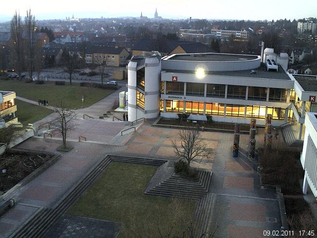 Foto der Webcam: Verwaltungsgeb&auml;ude, Innenhof mit Audimax, H&ouml;rsaal-Geb&auml;ude 1