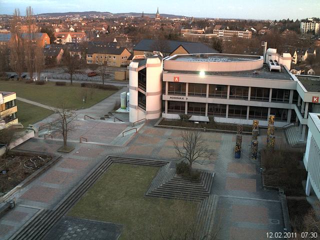 Foto der Webcam: Verwaltungsgeb&auml;ude, Innenhof mit Audimax, H&ouml;rsaal-Geb&auml;ude 1