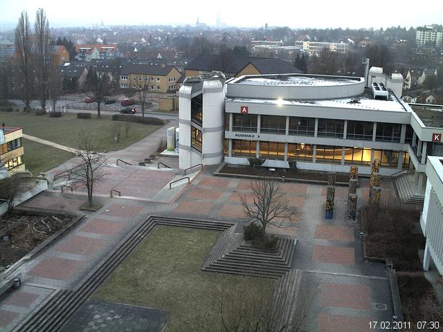 Foto der Webcam: Verwaltungsgeb&auml;ude, Innenhof mit Audimax, H&ouml;rsaal-Geb&auml;ude 1