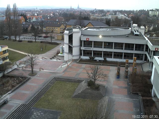 Foto der Webcam: Verwaltungsgeb&auml;ude, Innenhof mit Audimax, H&ouml;rsaal-Geb&auml;ude 1