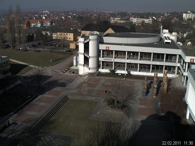 Foto der Webcam: Verwaltungsgeb&auml;ude, Innenhof mit Audimax, H&ouml;rsaal-Geb&auml;ude 1
