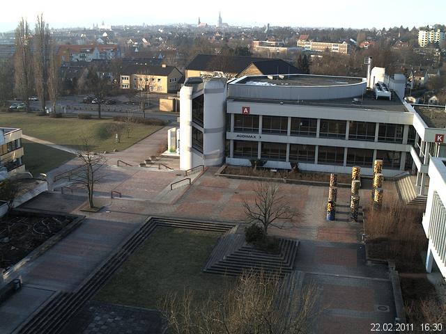 Foto der Webcam: Verwaltungsgeb&auml;ude, Innenhof mit Audimax, H&ouml;rsaal-Geb&auml;ude 1