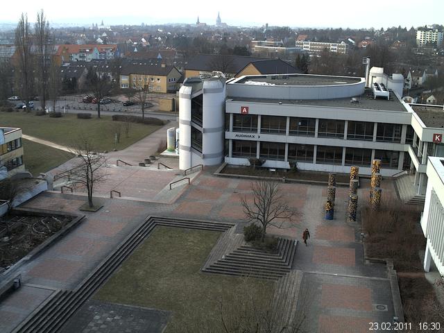 Foto der Webcam: Verwaltungsgeb&auml;ude, Innenhof mit Audimax, H&ouml;rsaal-Geb&auml;ude 1