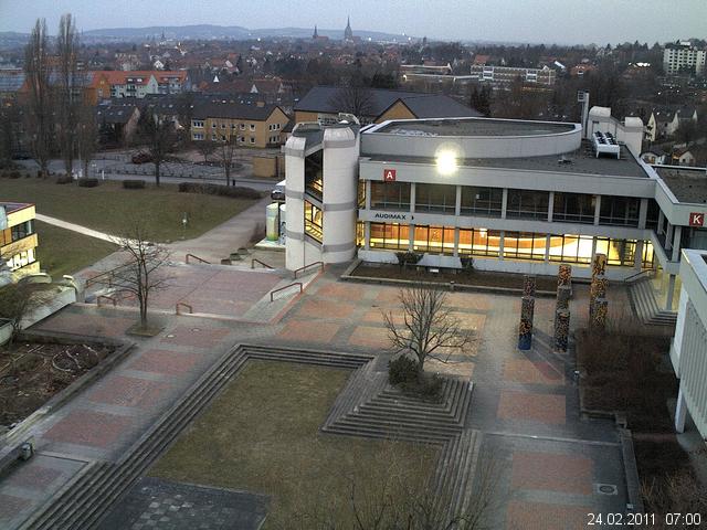 Foto der Webcam: Verwaltungsgeb&auml;ude, Innenhof mit Audimax, H&ouml;rsaal-Geb&auml;ude 1