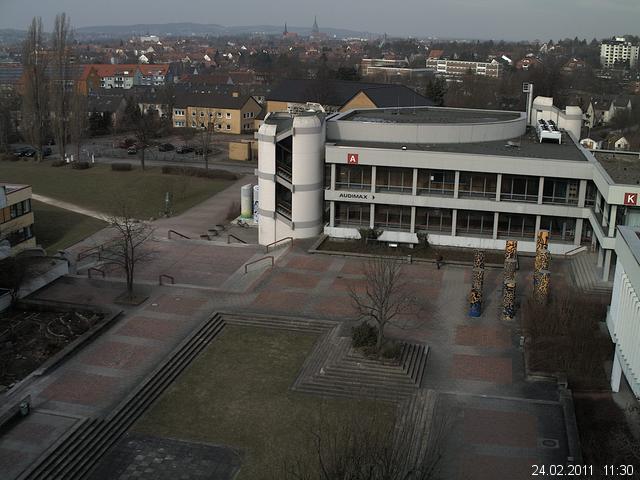 Foto der Webcam: Verwaltungsgeb&auml;ude, Innenhof mit Audimax, H&ouml;rsaal-Geb&auml;ude 1