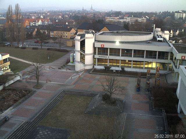 Foto der Webcam: Verwaltungsgeb&auml;ude, Innenhof mit Audimax, H&ouml;rsaal-Geb&auml;ude 1