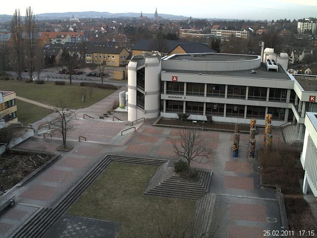 Foto der Webcam: Verwaltungsgeb&auml;ude, Innenhof mit Audimax, H&ouml;rsaal-Geb&auml;ude 1