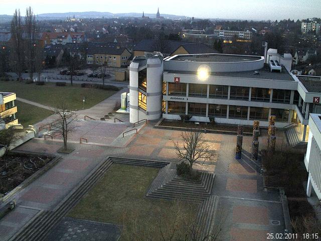 Foto der Webcam: Verwaltungsgeb&auml;ude, Innenhof mit Audimax, H&ouml;rsaal-Geb&auml;ude 1