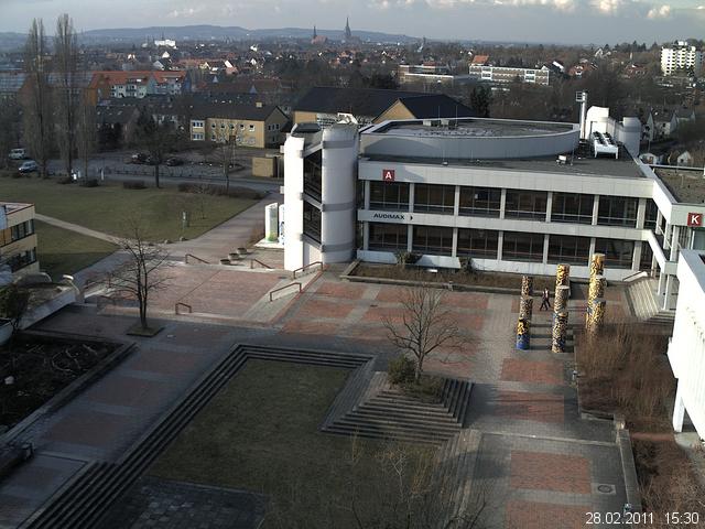 Foto der Webcam: Verwaltungsgeb&auml;ude, Innenhof mit Audimax, H&ouml;rsaal-Geb&auml;ude 1