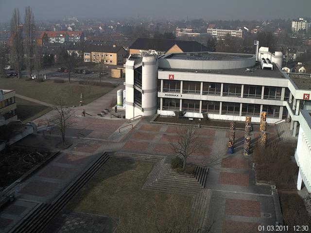 Foto der Webcam: Verwaltungsgeb&auml;ude, Innenhof mit Audimax, H&ouml;rsaal-Geb&auml;ude 1
