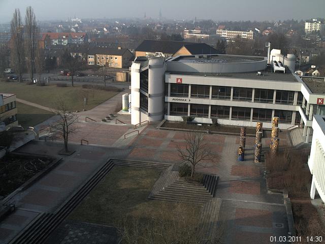 Foto der Webcam: Verwaltungsgeb&auml;ude, Innenhof mit Audimax, H&ouml;rsaal-Geb&auml;ude 1