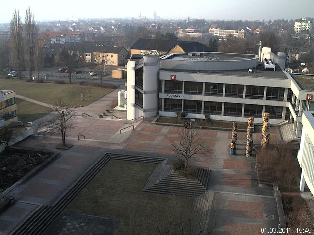 Foto der Webcam: Verwaltungsgeb&auml;ude, Innenhof mit Audimax, H&ouml;rsaal-Geb&auml;ude 1