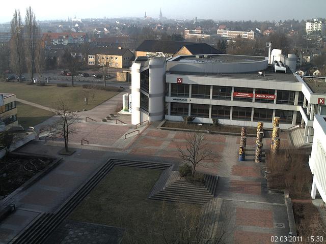 Foto der Webcam: Verwaltungsgeb&auml;ude, Innenhof mit Audimax, H&ouml;rsaal-Geb&auml;ude 1