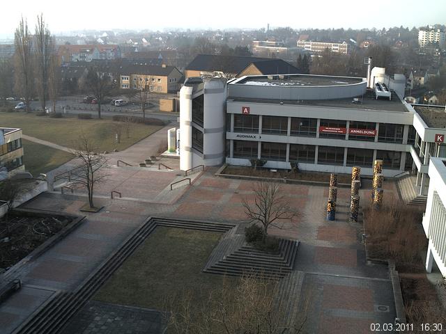 Foto der Webcam: Verwaltungsgeb&auml;ude, Innenhof mit Audimax, H&ouml;rsaal-Geb&auml;ude 1